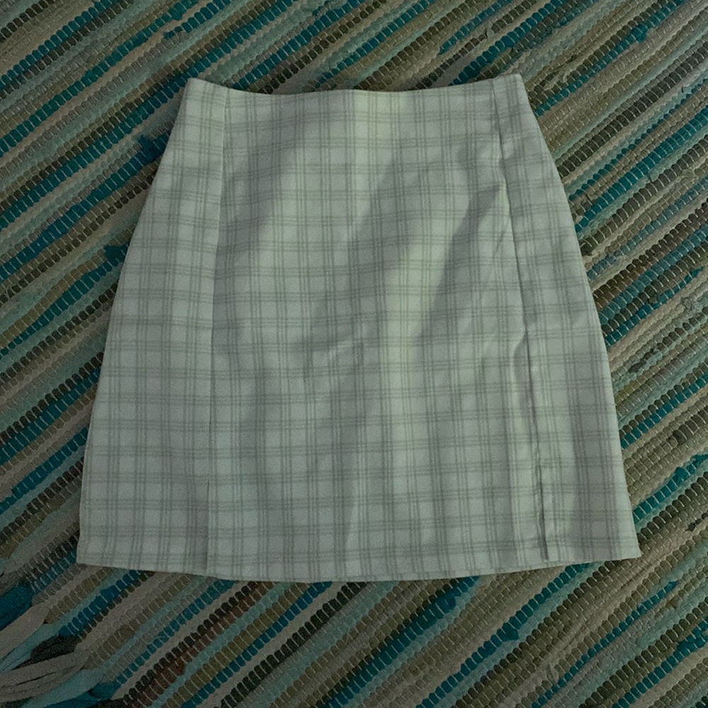 Brandy Melville Green and White Skirt